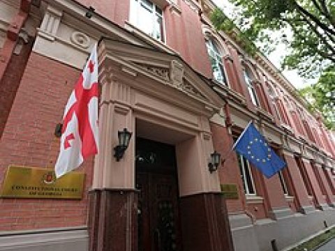 Qalmaqallı qanunla bağlı Konstitusiya Məhkəməsinə MÜRACİƏT