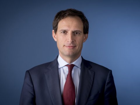 Avropa komissarı Bakıya səfər edəcək 