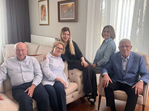 Müsavat Dervişoğlu Akşenerin evində - FOTOLAR