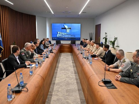 Kərim Vəliyev Serbiyada döyüş sistemləri zavodunda olub