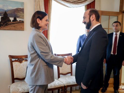 Mirzoyan Belarusun mühacir müxalifət lideri Tixanovskaya ilə görüşüb