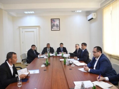 Məcnun Məmmədov Astarada vətəndaşları qəbul edib, fermerlərlə görüşüb