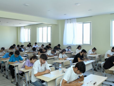 BMU-da imtahan sessiyası davam edir - FOTO