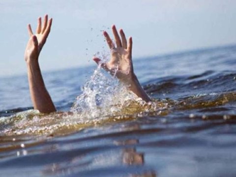 Azyaşlı suda boğuldu