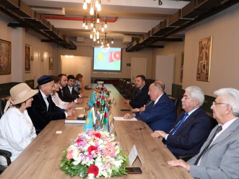 Qazaxıstan nümayəndə heyəti Ağsaqqallar Şurasında - FOTOLAR