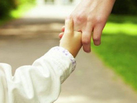 Azərbaycanda 20 uşaq himayədar ailələrə verilib