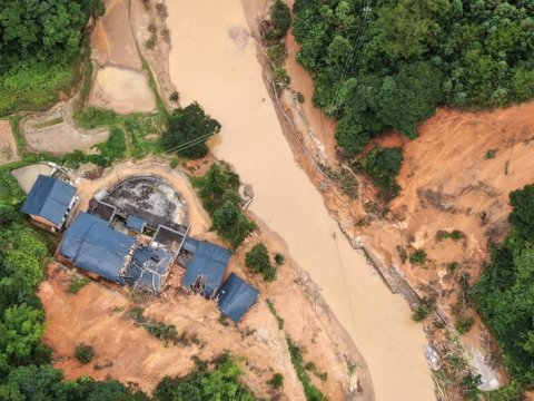 Çində torpaq sürüşməsi nəticəsində 8 nəfər öldü