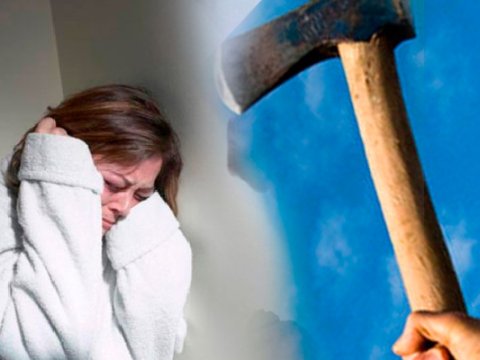 Daşkəsəndə ər arvadını baltaladı