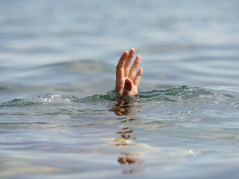 21 yaşlı gənc Novxanıda dənizdə BOĞULDU