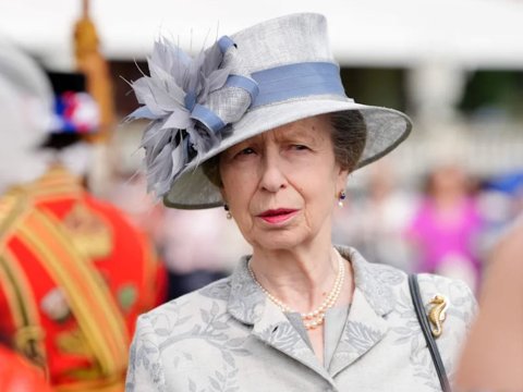 Britaniya kralının bacısı yaralanıb