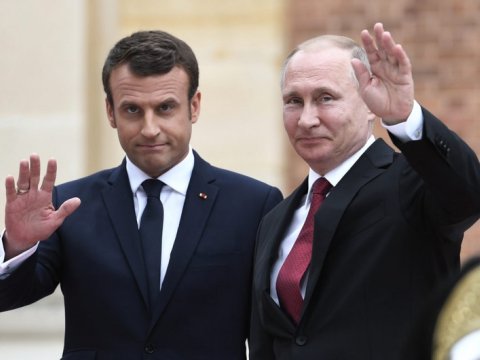 Makron Putinlə danışıq aparmaq istəyir