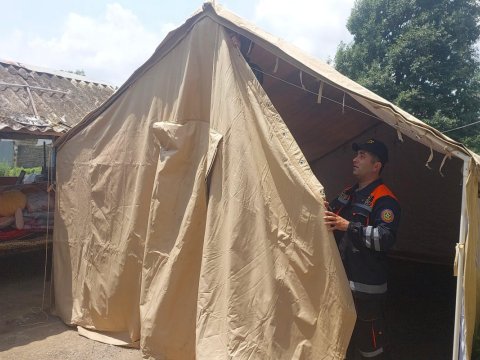 Lənkəranda evi yararsız hala düşən sakinə çadır quruldu - VİDEO