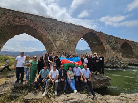 Şəhid ailələrinin üzvləri Zəngilan və Cəbrayılda - FOTO