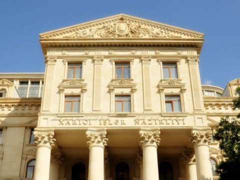 Ceyhun Bayramov italiyalı nazir müavini ilə müzakirə apardı
