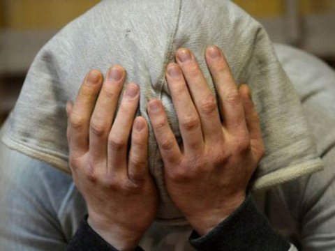 Atasını döyərək öldürən şəxsin məhkəməsi başlayır