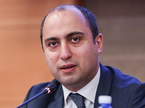 Nazir kollec bitirənlərin müəllim olması ilə RAZILAŞMIR