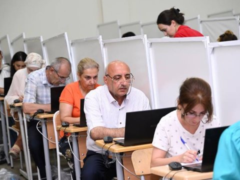 Sertifikasiya imtahanında 30 müəllim 10-dan az bal toplayıb - Nazir