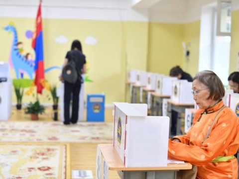 Monqolustanda parlament seçkiləri KEÇİRİLİR