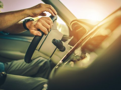 Sürücülük vəsiqəsi olmadan maşın idarə edən şəxs 200 manat CƏRİMƏLƏNƏCƏK