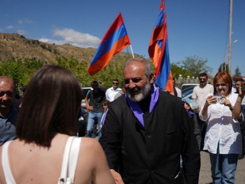 Ermənistanı qarışdıran keşiş Zəngəzura yola düşdü