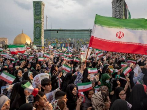 İranda seçki daha iki saat davam edəcək