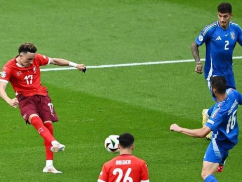 İsveçrə 1/4 FİNALDA