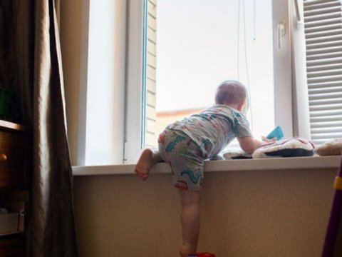 Sumqayıtda 5 yaşlı uşaq binadan yıxılaraq öldü