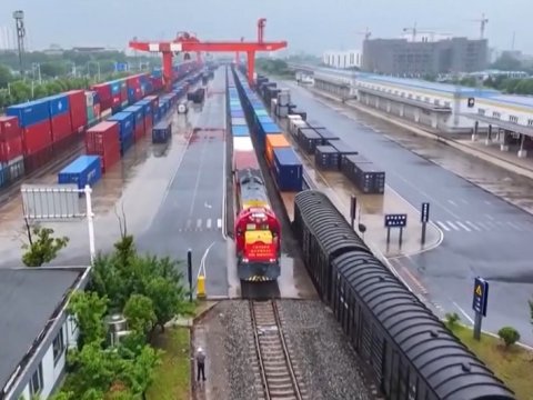 Orta Dəhlizin yeni marşrutu ilə ilk yük qatarı yola salındı