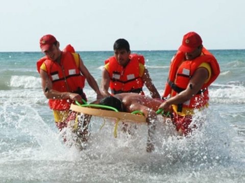 Batma təhlükəsi ilə üzləşən 2 nəfər xilas olundu