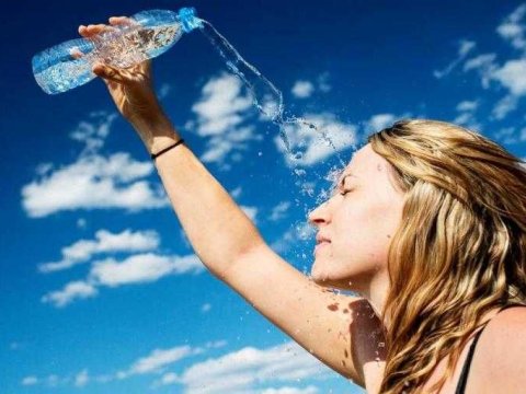 Bakıda günvurmaya məruz qalanlar: aralarında uşaqlar da var