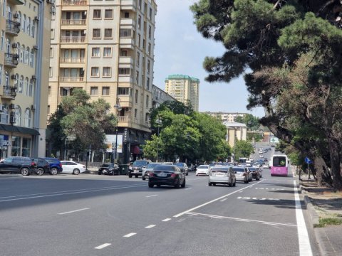 Bakının daha bir küçəsində avtobus zolağı yaradılır - FOTO