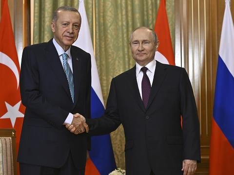 Sabah dünyanın diqqəti bu görüşdə olacaq...