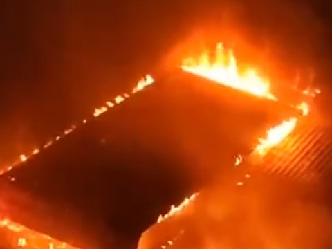 Bakıda güclü yanğın: obyektlər külə döndü - VİDEO