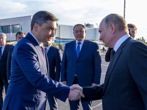 Putin Qazaxıstana getdi