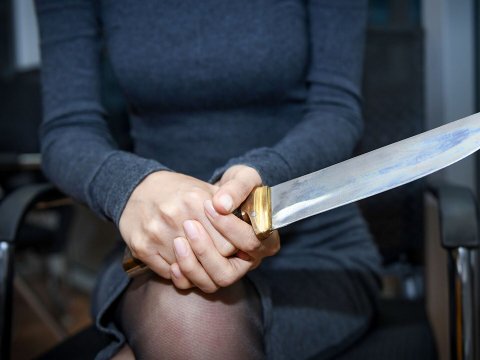 Bakıda baldız yeznəsini BIÇAQLADI