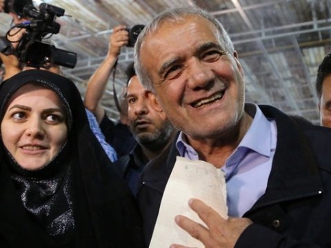 İran prezidentliyinə namizəd Pezeşkian kimdi?