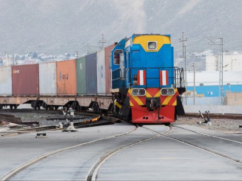 Çindən Bakıya Orta Dəhlizlə müntəzəm konteyner blok qatarların göndərilməsinə başlanıldı