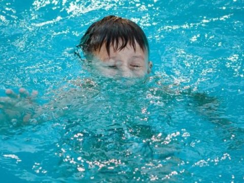 Şərurda 7 yaşlı uşaq hovuzda boğuldu