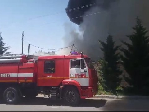 Şəkidə ferma yandı