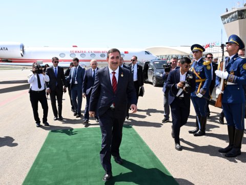 Türkiyənin vitse-prezidenti Azərbaycandan getdi