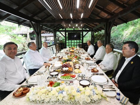 Şuşada İlham Əliyevin adından liderlərə nahar verildi