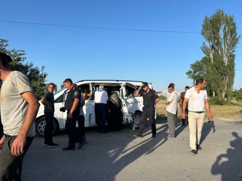 Traktorun qoşqusu açılıb 