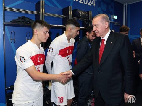 Ərdoğandan millinin futbolçularına TƏSƏLLİ