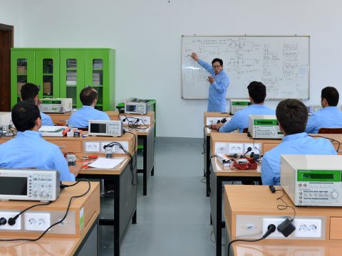 Peşə hazırlığına cəlb olunanların təqaüdü iki dəfə AZALDILDI
