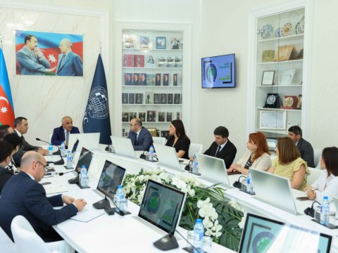 Rektor yeni təyin olunmuş direktorlarla görüşdü