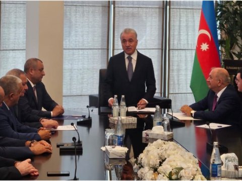Adil Əliyev kollektivə təqdim olundu