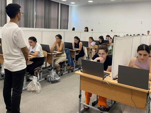 MİQ imtahanında ingilis dilindən ən yüksək bal toplayanlar - SİYAHI