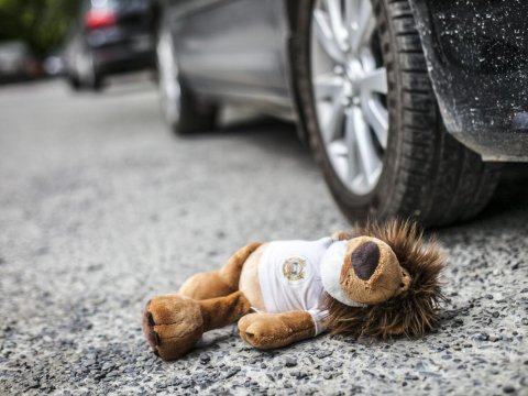 2 yaşlı uşağı maşın vurub öldürdü