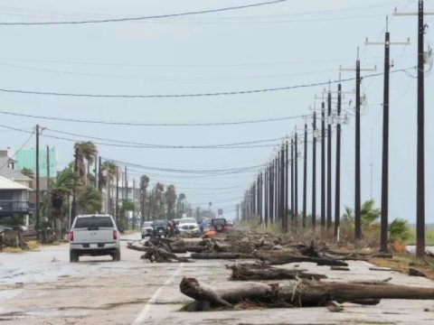 Qasırğa 8 nəfərin həyatına son qoydu 