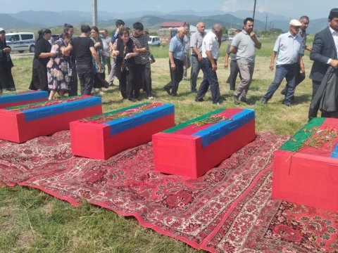 Beş şəhidin nəşi Xocalıda DƏFN EDİLDİ